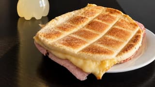 Tostado de jamón y queso